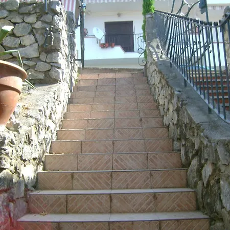 With Garden And Sea View Villa *