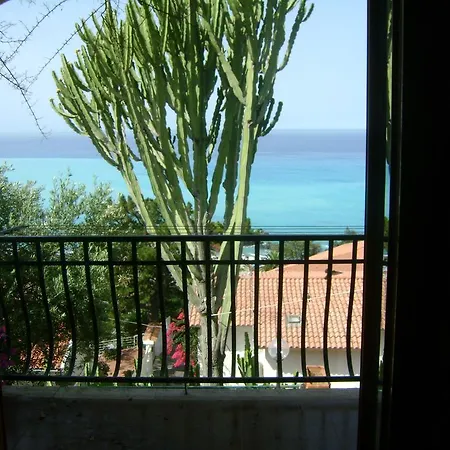 With Garden And Sea View Scalea