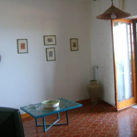 With Garden And Sea View Villa *