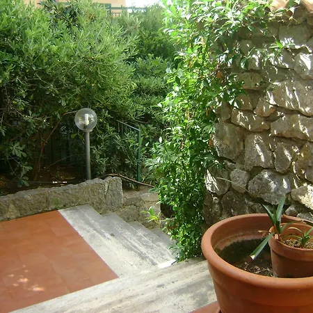 With Garden And Sea View Villa *