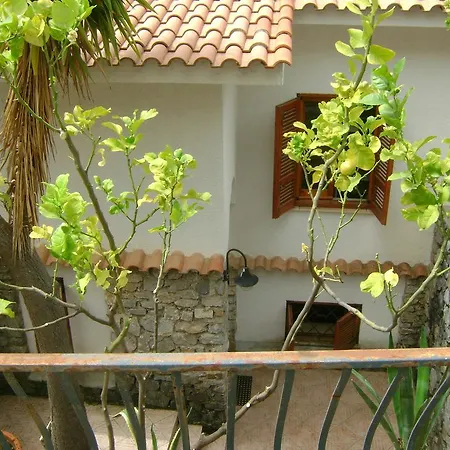 With Garden And Sea View * Scalea